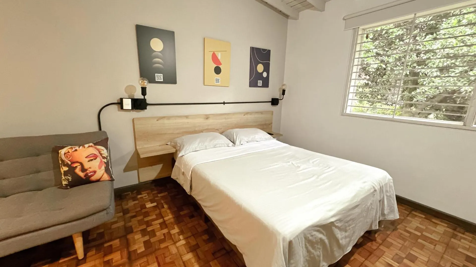 Apartaestudio Amueblado En Poblado Frn106 By Roots Rentals Medellín